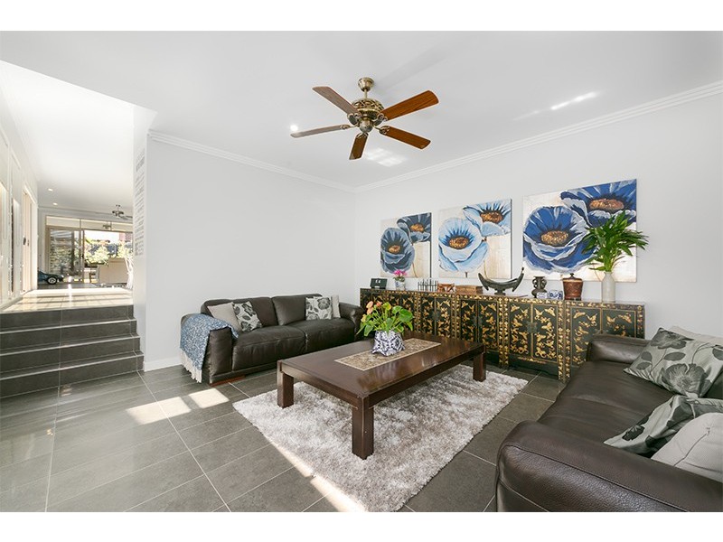 5 Charlane Avenue, Indooroopilly QLD 4068