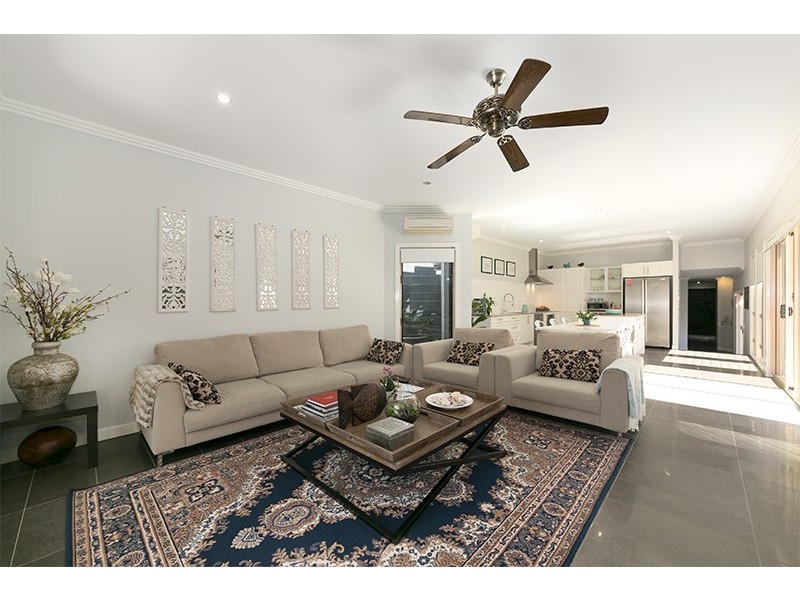 5 Charlane Avenue, Indooroopilly QLD 4068