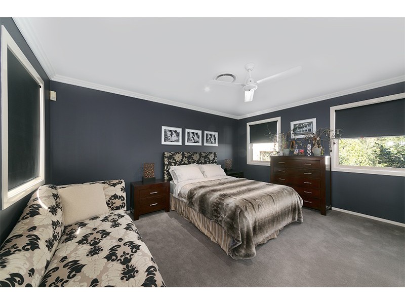 5 Charlane Avenue, Indooroopilly QLD 4068