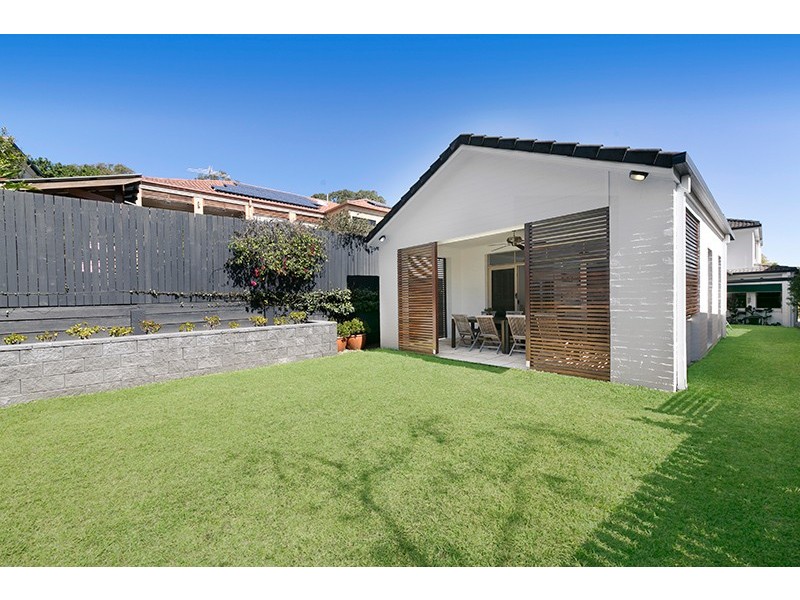 5 Charlane Avenue, Indooroopilly QLD 4068