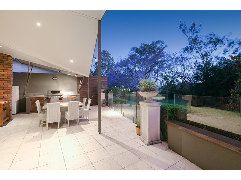 43 Glencairn Avenue, Indooroopilly QLD 4068