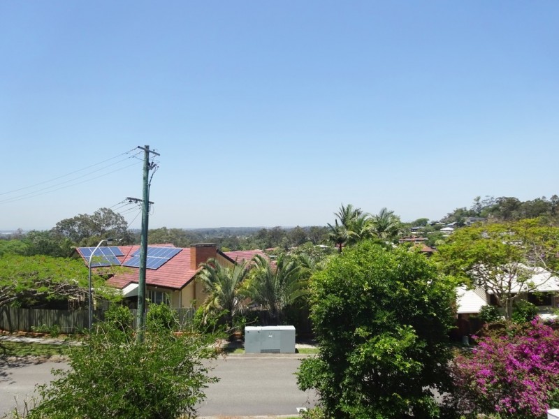 42 Blackstone Street, Indooroopilly QLD 4068