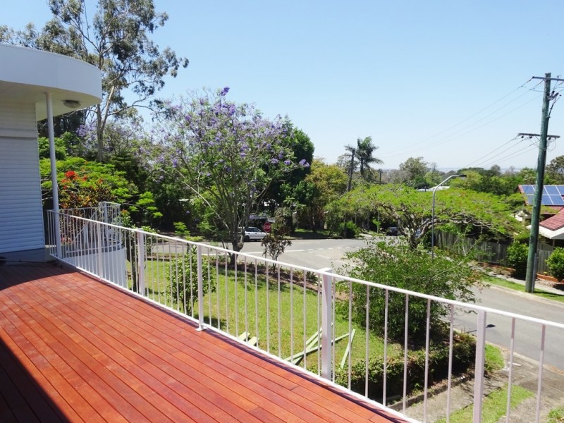 42 Blackstone Street, Indooroopilly QLD 4068