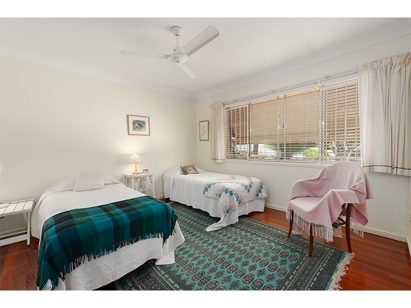 33 Larool Street, Kenmore QLD 4069