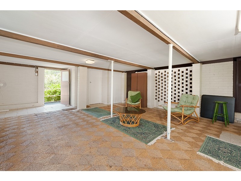 33 Larool Street, Kenmore QLD 4069