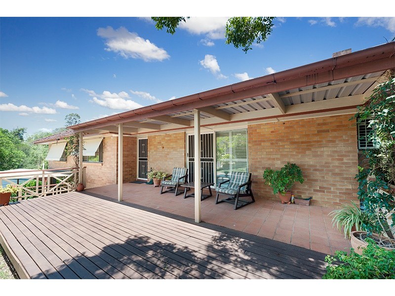 33 Larool Street, Kenmore QLD 4069