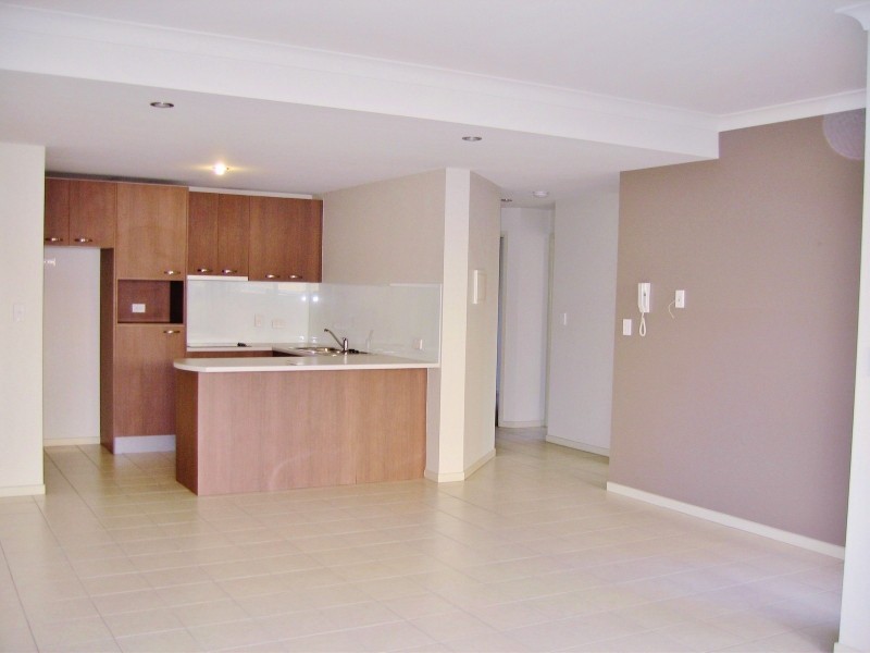 2/45 Railway Avenue, Indooroopilly QLD 4068