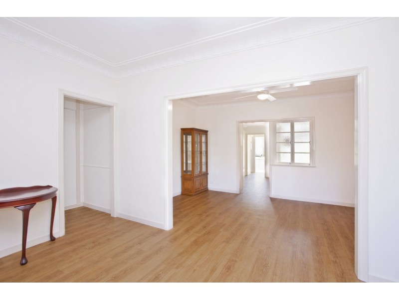 19 Rankin Street, Indooroopilly QLD 4068