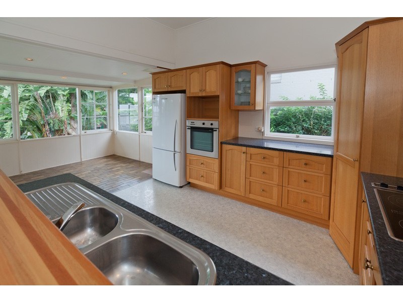28 Dennis Street, Indooroopilly QLD 4068
