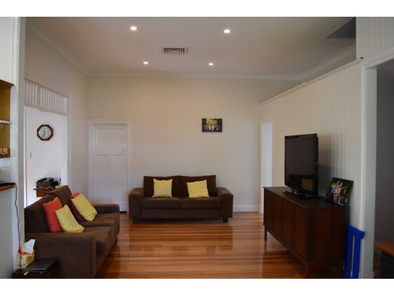 28 Dennis Street, Indooroopilly QLD 4068