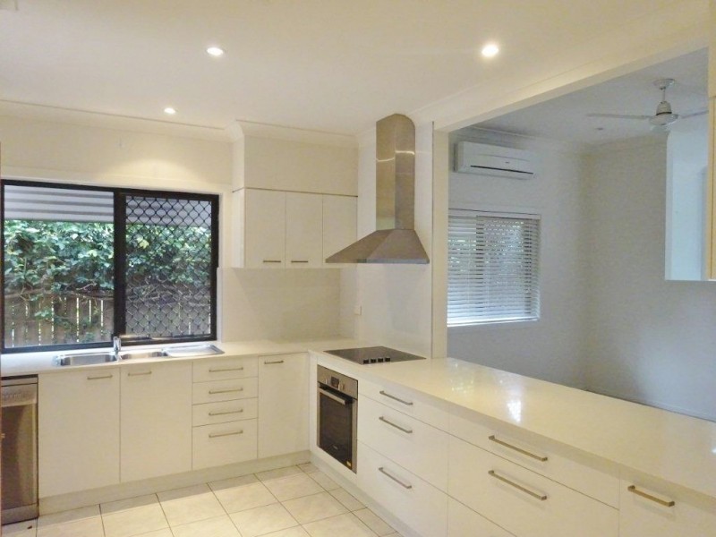 82 Jolimont St., Sherwood QLD 4075