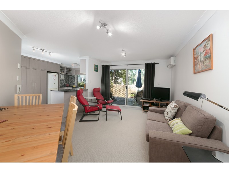 3/130 Central Avenue, Indooroopilly QLD 4068