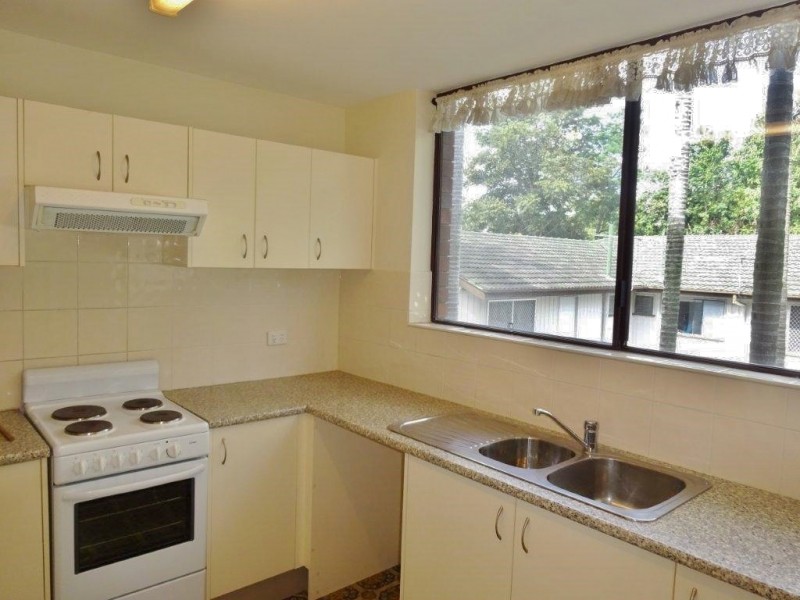 2/141 Central Avenue, Indooroopilly QLD 4068