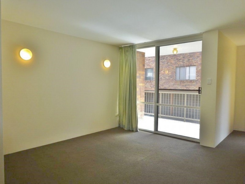 2/141 Central Avenue, Indooroopilly QLD 4068