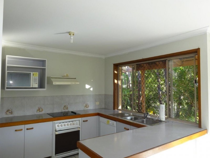 77 Ironbark Road, Chapel Hill QLD 4069