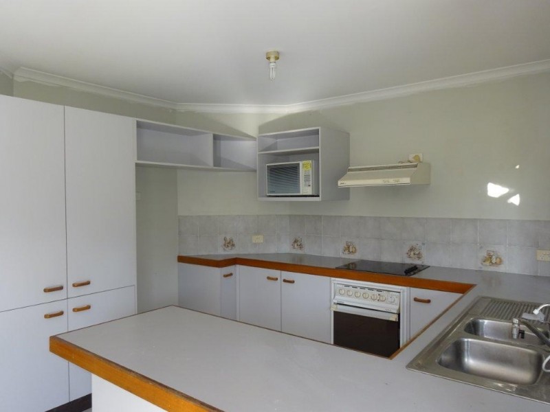 77 Ironbark Road, Chapel Hill QLD 4069