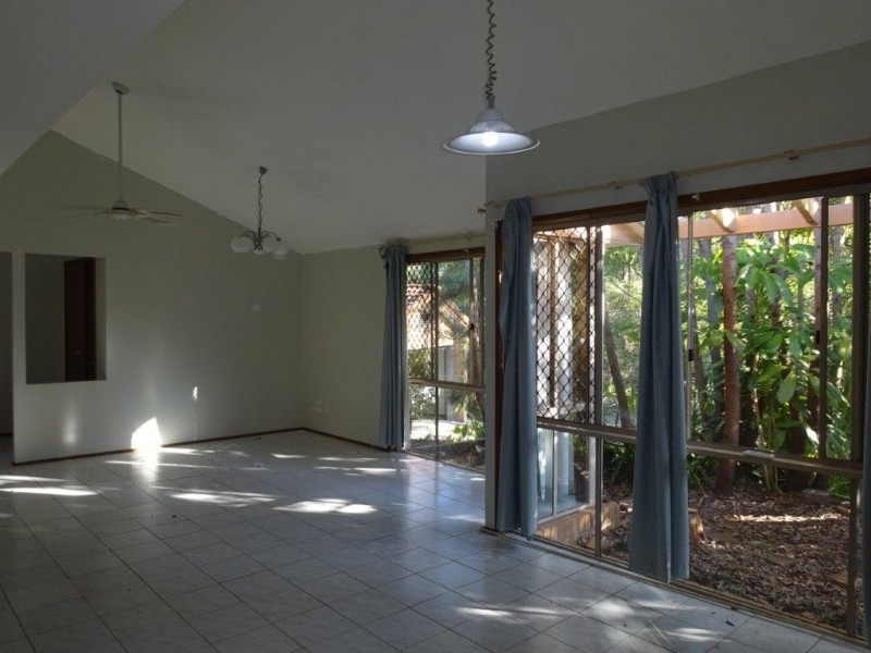 77 Ironbark Road, Chapel Hill QLD 4069