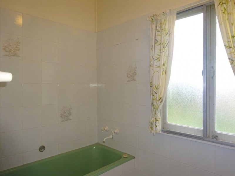 21 Gem Road, Kenmore QLD 4069