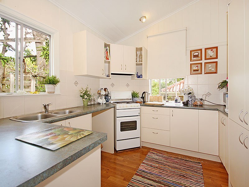 12 Rokeby Terrace, Taringa QLD 4068