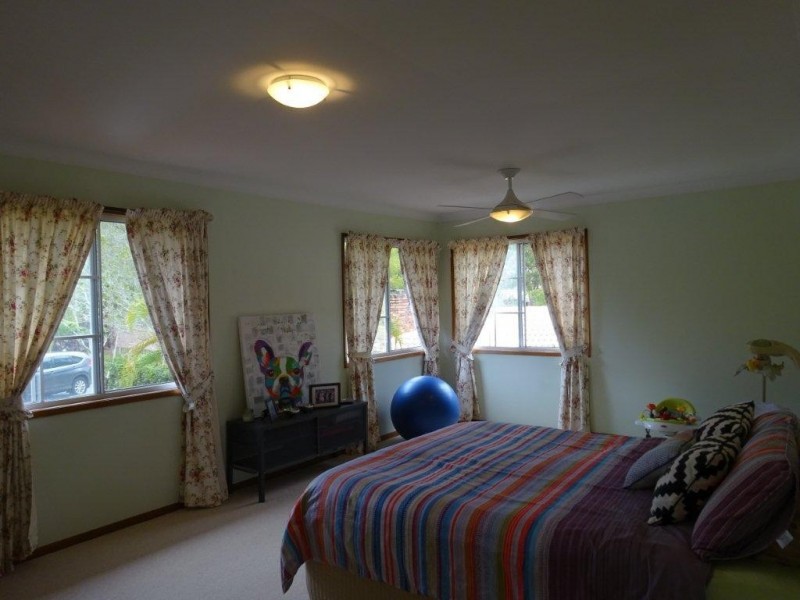 6 Greenrigg Street, Indooroopilly QLD 4068