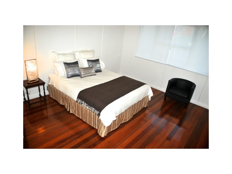 46 Neulans Road, Indooroopilly QLD 4068