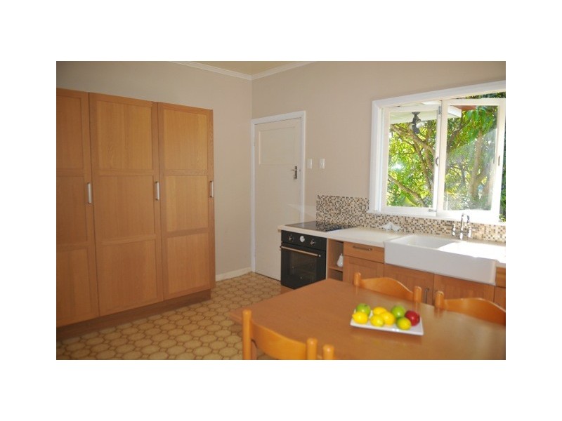 46 Neulans Road, Indooroopilly QLD 4068