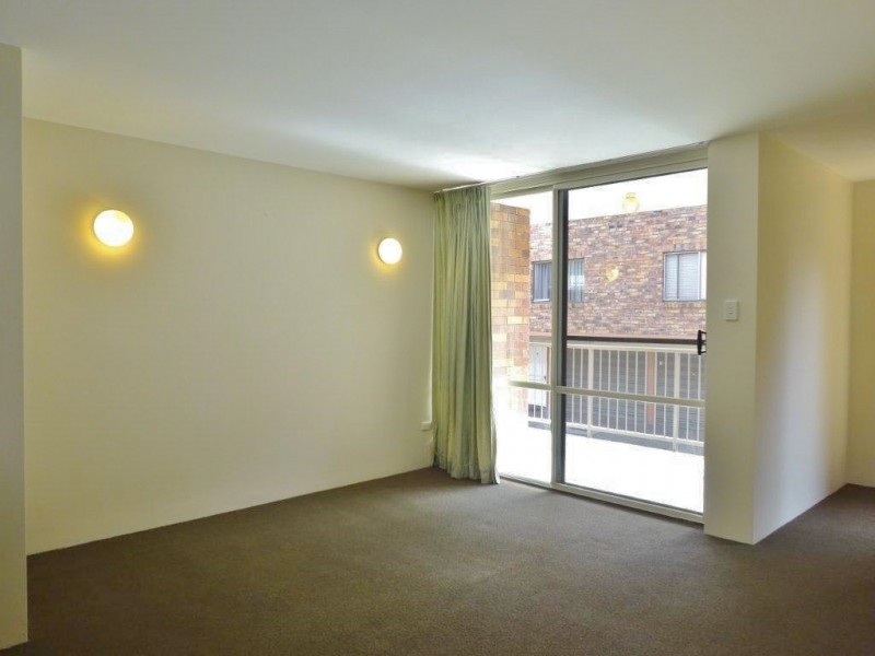 2 /141. Central Avenue, Indooroopilly QLD 4068