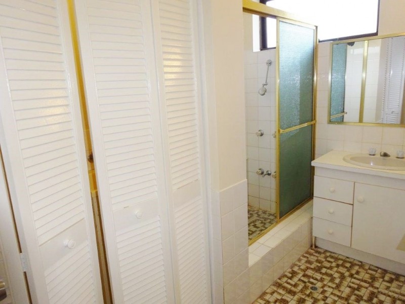 2 /141. Central Avenue, Indooroopilly QLD 4068