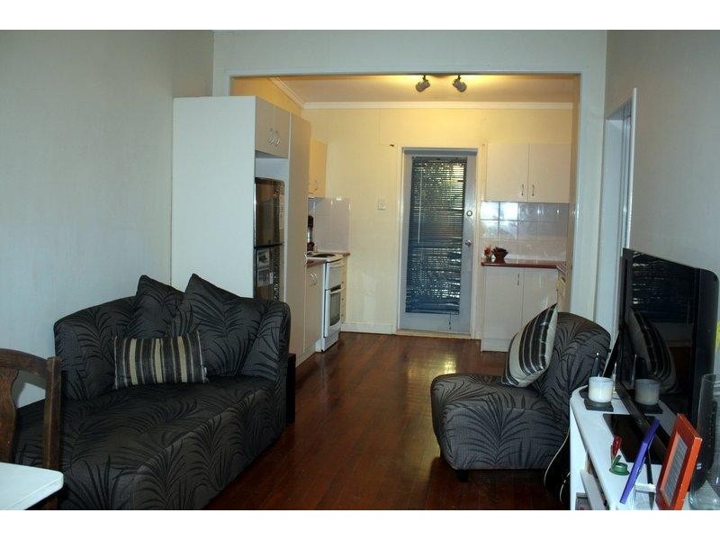 1/109. Central Avenue, Indooroopilly QLD 4068