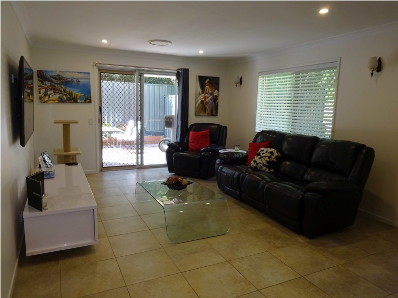 11 Lant Street, Chapel Hill QLD 4069