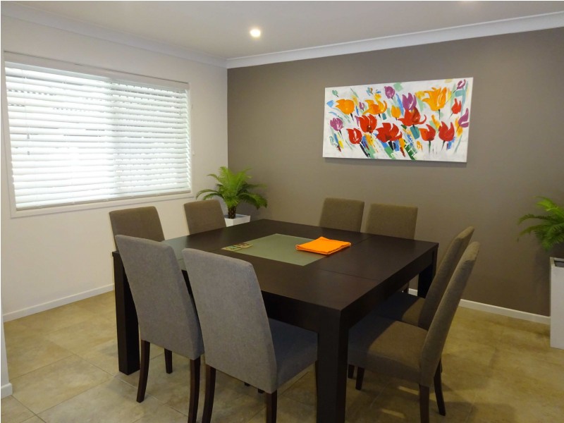 11 Lant Street, Chapel Hill QLD 4069