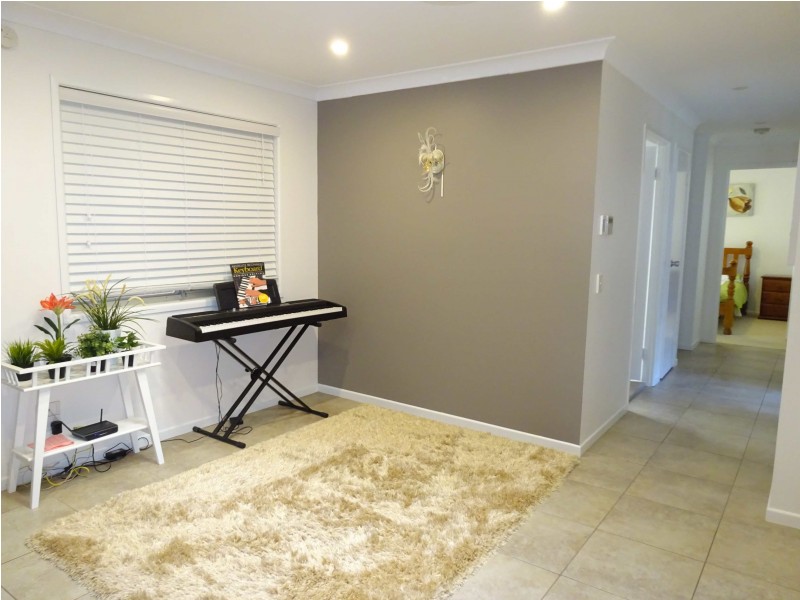 11 Lant Street, Chapel Hill QLD 4069