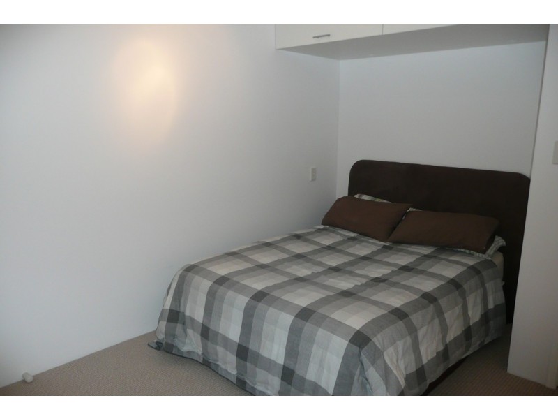 3/130. Central Avenue, Indooroopilly QLD 4068