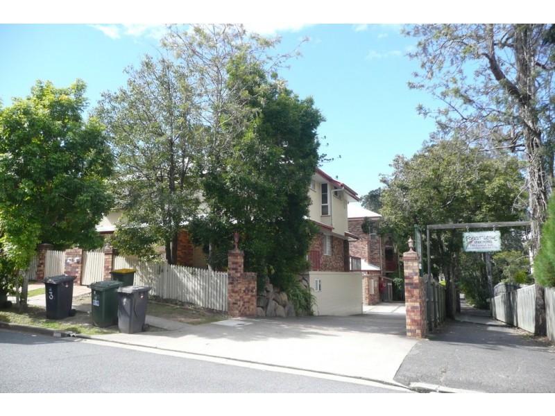 3/130. Central Avenue, Indooroopilly QLD 4068