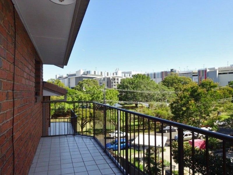 4/58. Underhill Avenue, Indooroopilly QLD 4068