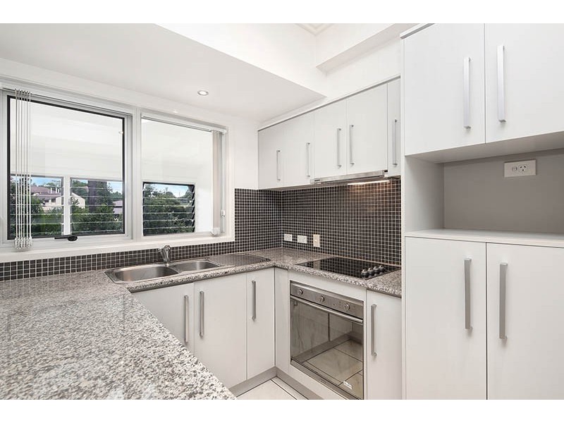 4/23 Curlew Street, Toowong QLD 4066