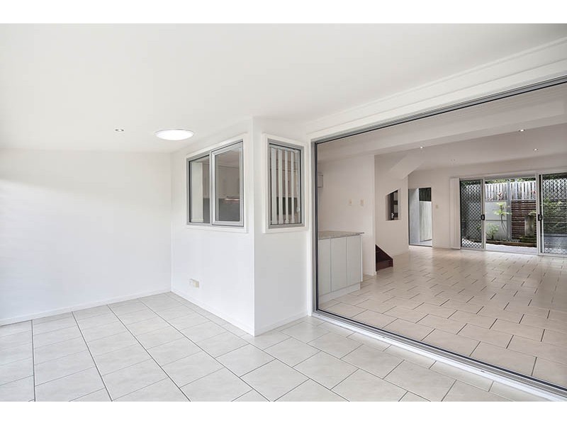 4/23 Curlew Street, Toowong QLD 4066