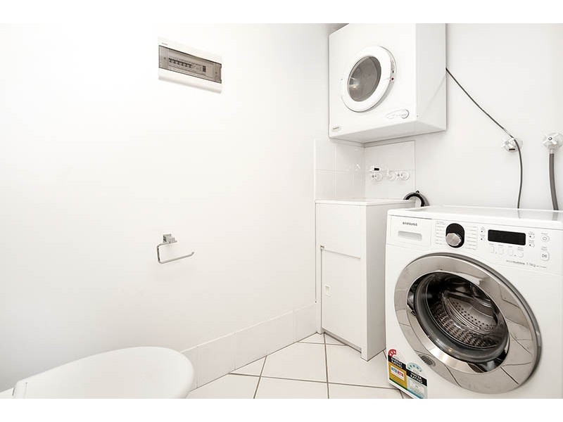 2/338 Cornwall Street, Greenslopes QLD 4120