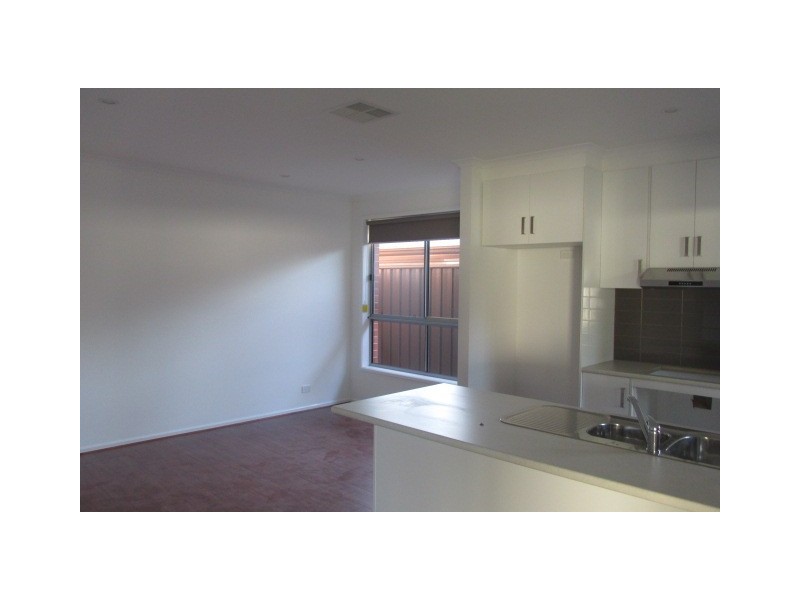 4 Leslie Street, Elizabeth East SA 5112