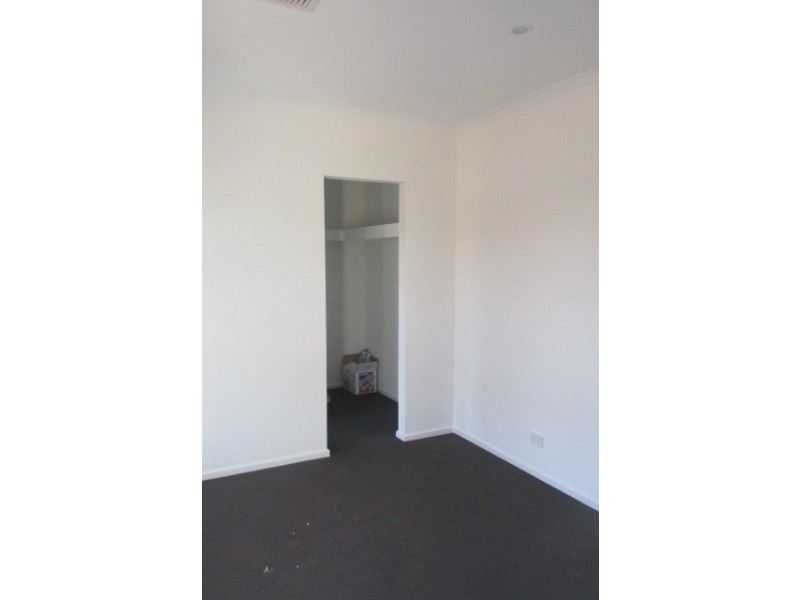 4 Leslie Street, Elizabeth East SA 5112