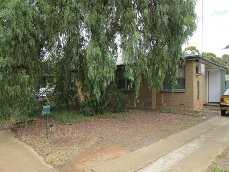 4 Small Crescent, Smithfield Plains SA 5114