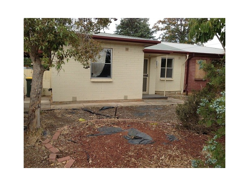 15 Small Crescent, Smithfield Plains SA 5114