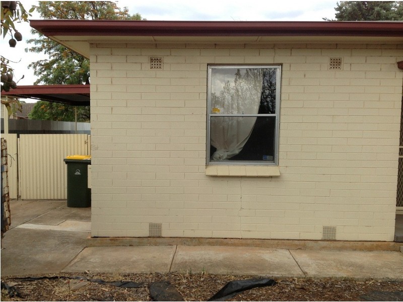 15 Small Crescent, Smithfield Plains SA 5114