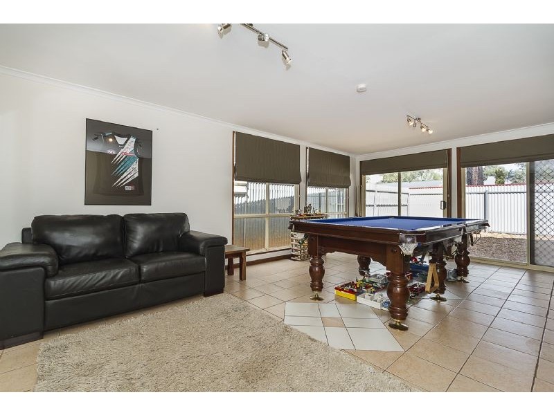 1 The Pines Grove, Paralowie SA 5108