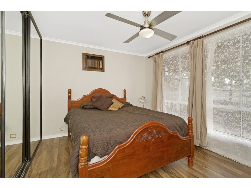 40 McGill Crescent, Para Hills SA 5096