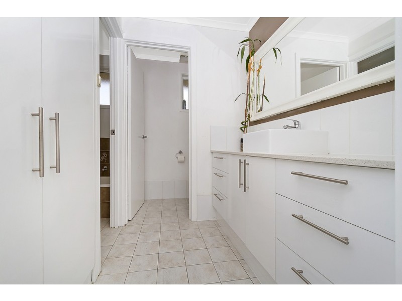 40 McGill Crescent, Para Hills SA 5096