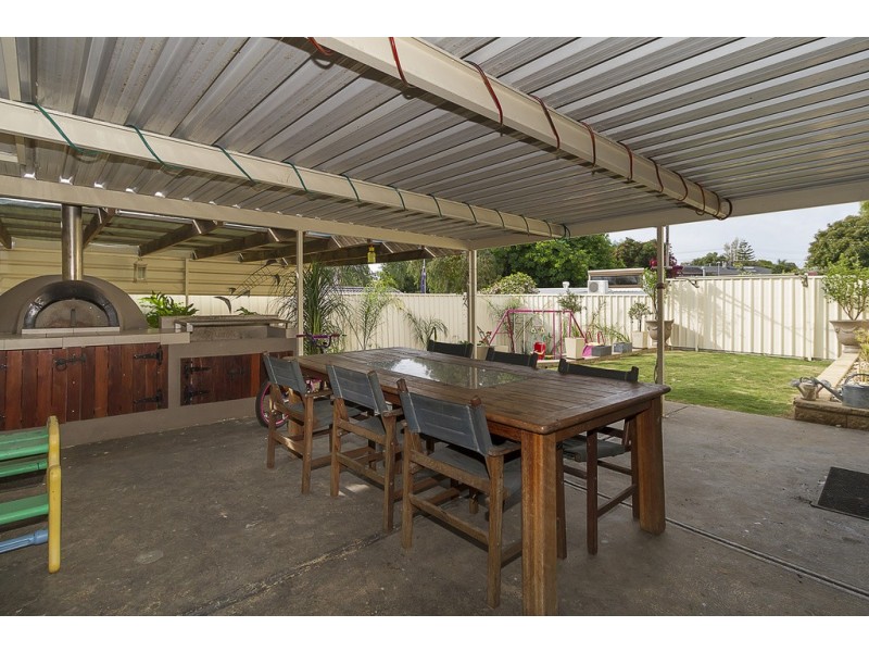 40 McGill Crescent, Para Hills SA 5096