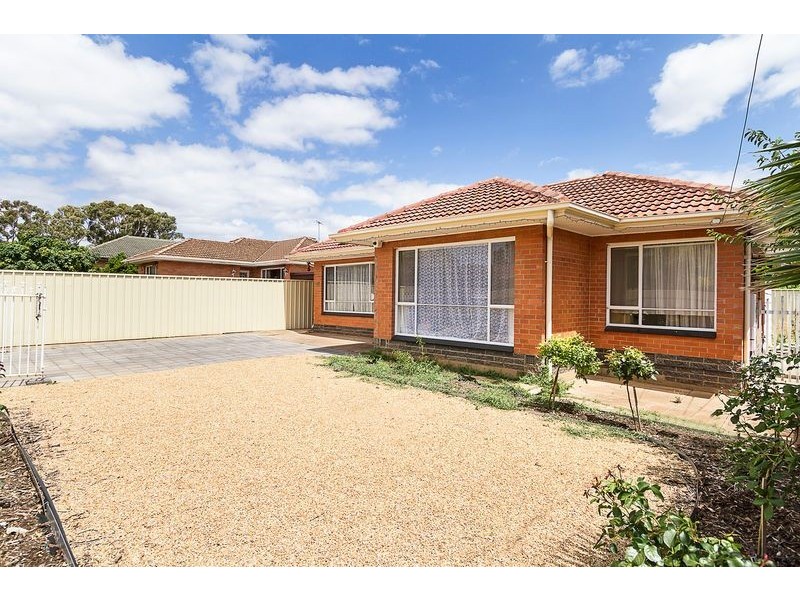 15 Goodall Road, Para Hills SA 5096