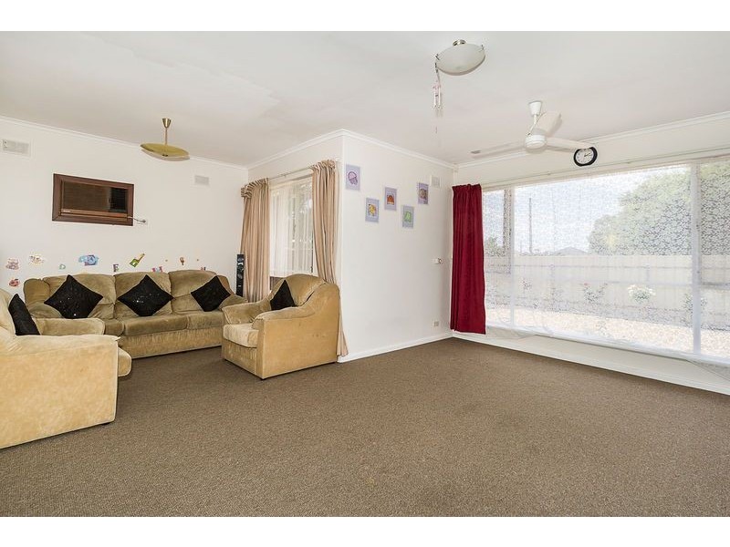 15 Goodall Road, Para Hills SA 5096