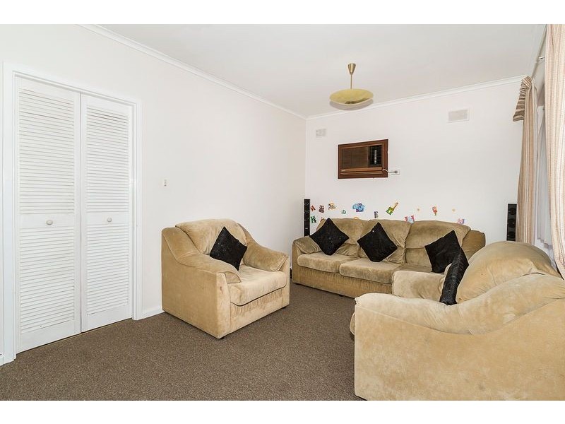 15 Goodall Road, Para Hills SA 5096